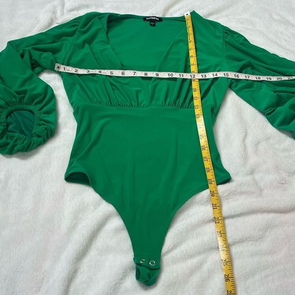 NEW Express Deep V Neck 3/4 Balloon Sleeve Bodysuit Extra Small Solid Green - Picture 5 of 7